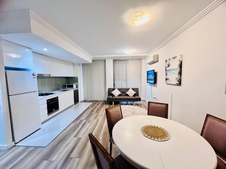 Apartment In Turrella Sydney Bagian luar foto